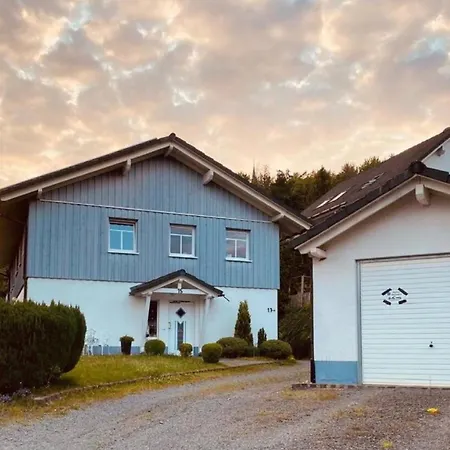 Blaue Haus Am Rothaarsteig بيت للعطل